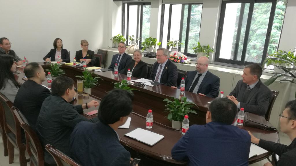 与管理学院交流